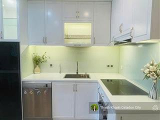 Bán gấp căn 2pn, 2wc, 1 bancon, 71m2 khu emerald celadon city tân phú, giá 5ty7 view hồ, đông nam