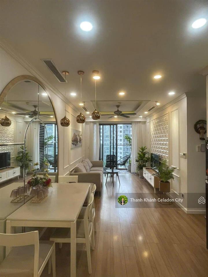 Bán gấp căn 2pn, 2wc, 1 bancon, 71m2 khu emerald celadon city tân phú, giá 5ty8 view hồ, đông nam