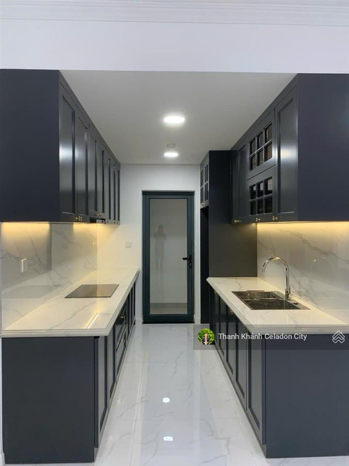 Căn hộ xe hơi chạy lên tận nhà skylinked  gara ô tô riêng, tk 2pn, dt 163m2  giá 10tỷ3