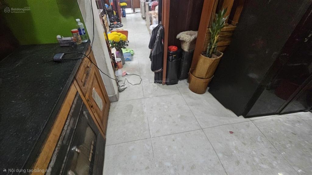 M.tiền gần chợ, đất 53m2, 1 trệt 2lầu sân thượng.