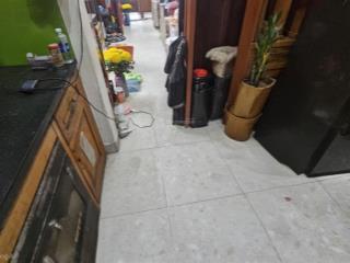 M.tiền gần chợ, đất 53m2, 1 trệt 2lầu sân thượng.