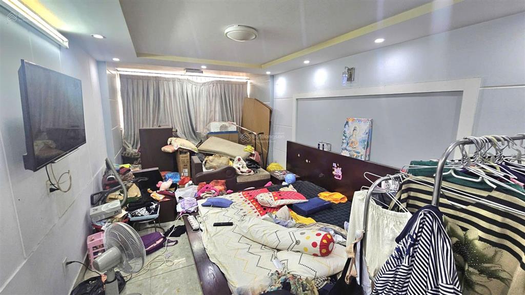M.tiền gần chợ, đất 53m2, 1 trệt 2lầu sân thượng.
