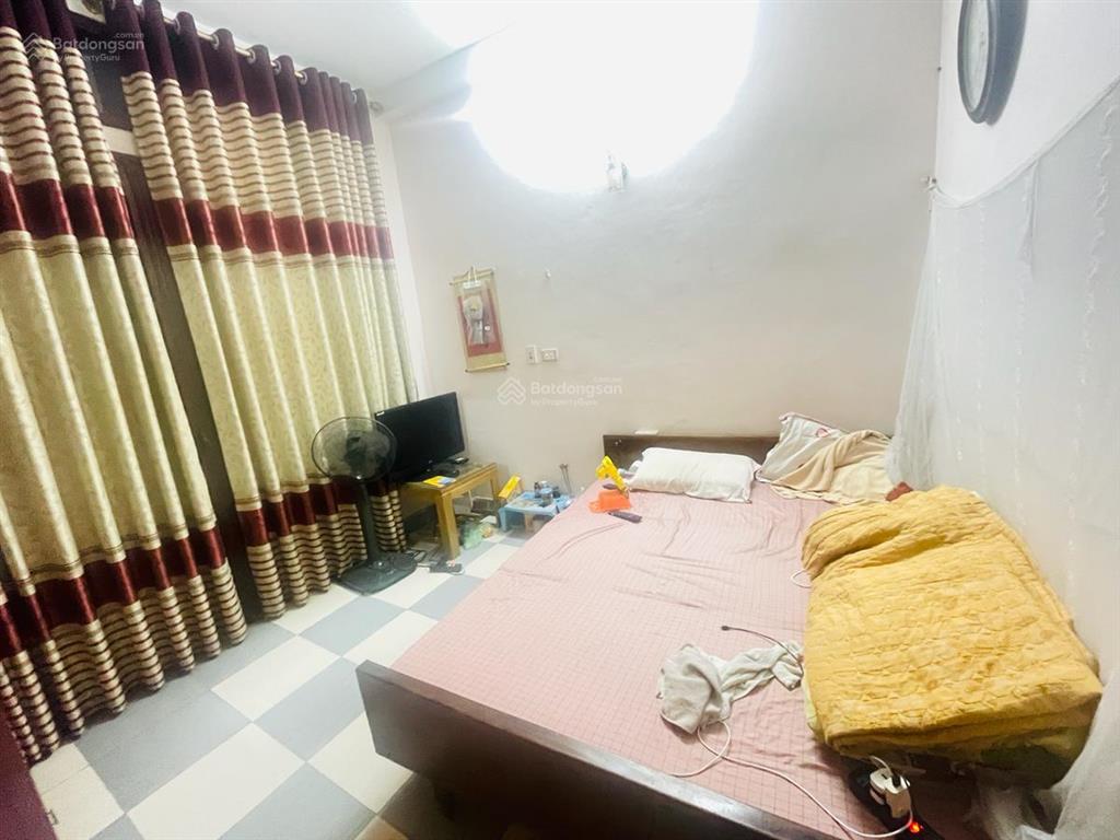 Lô góc  ô tô đỗ cửa  10m ô tô tránh  dân xây  nhà 5 tầng phan đình giót. diện tích 38,1 mét