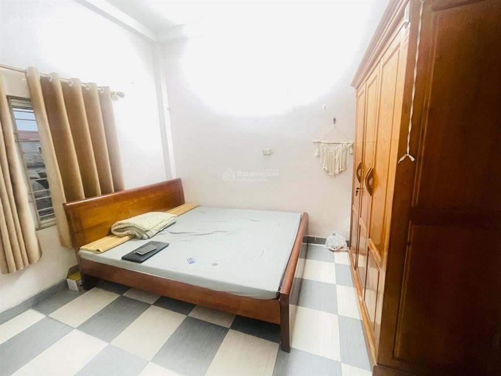 Lô góc  ô tô đỗ cửa  10m ô tô tránh  dân xây  nhà 5 tầng phan đình giót. diện tích 38,1 mét