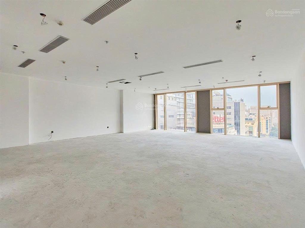 Cần cho thuê 300m2 chân đế chung cư tại trung kính, kd mọi mô hình, hoạt động 24/7, sẵn bàn giao