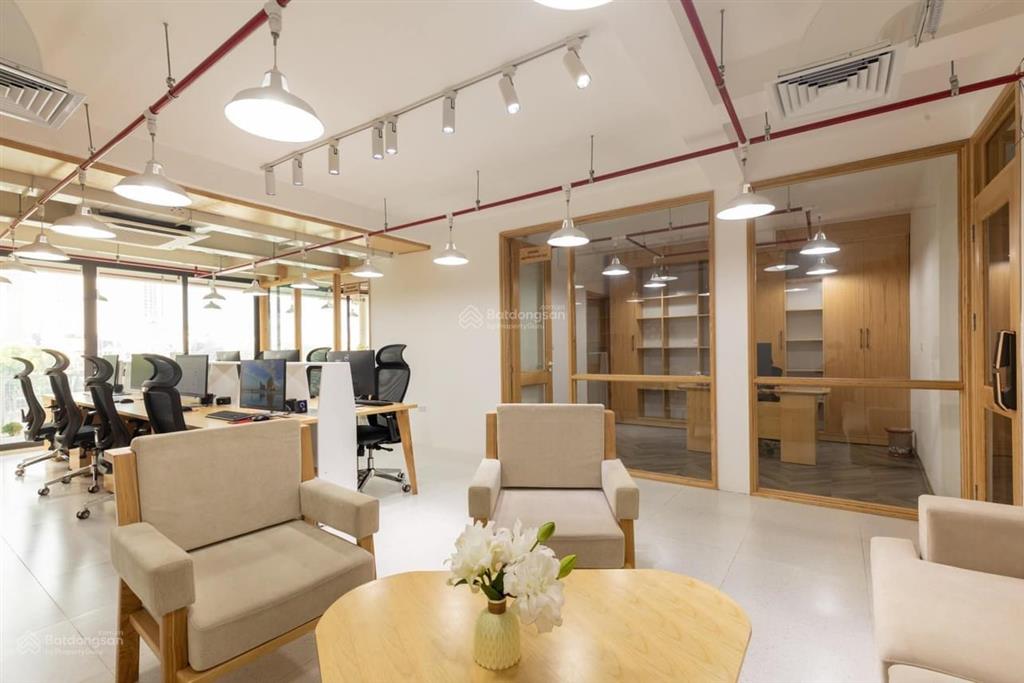 Thái hà  vp 115m² thoáng 3 mặt mặt tiền 7m vuông vắn cần cho thuê gấp giá 22 triệu
