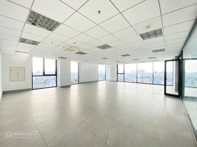 Hoàng cầu  vp 120m² thoáng 3 mặt mặt tiền 7m vuông vắn cần cho thuê gấp cắt lỗ 19 triệu