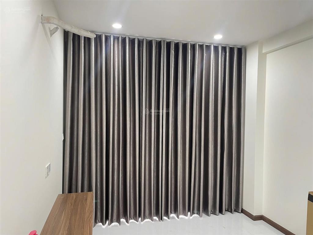 Chính chủ cho thuê căn hộ 2pn diamond boulevard giá 4tr8