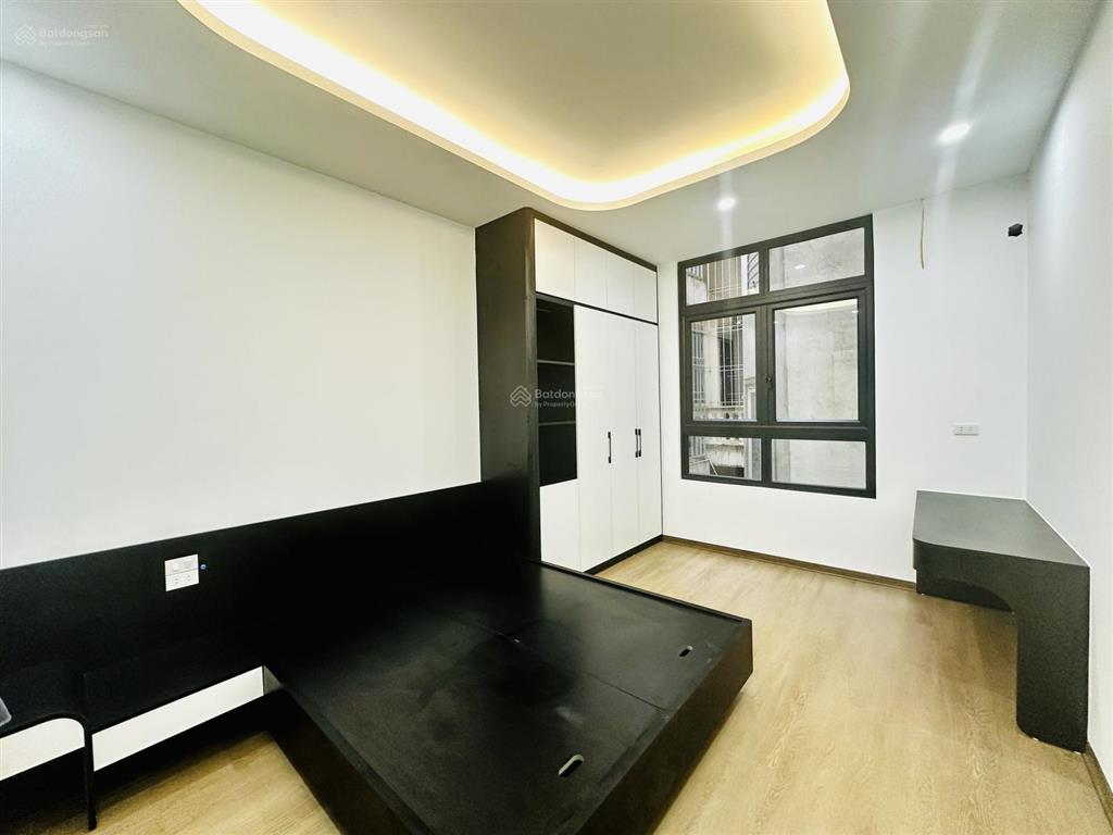Nhà 5 tầng phố chính kinh. dt 55m². mt 7m. sổ vuông. giá 13.5 tỷ.  0793 198 ***