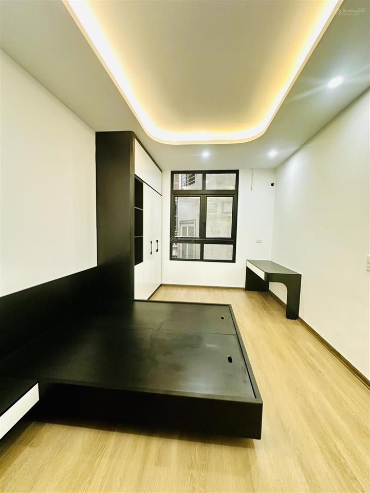 Nhà 5 tầng phố chính kinh. dt 55m². mt 7m. sổ vuông. giá 13.5 tỷ.  0793 198 ***
