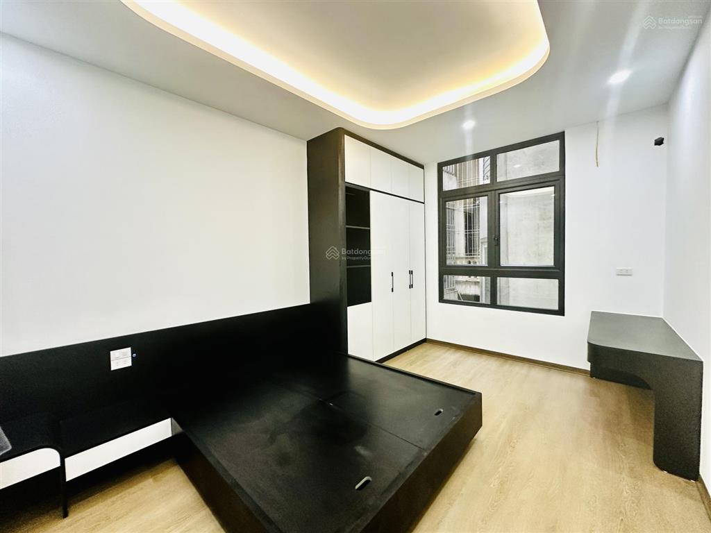 Nhà 5 tầng phố chính kinh. dt 55m². mt 7m. sổ vuông. giá 13.5 tỷ.  0793 198 ***