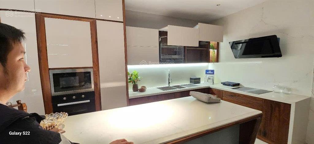 Toà vp 8 tầng tại trần duy hưng, cầu giấy. thuê 110 tr/tháng. 90m2mt6m. giá 61 tỷ.  0793 198 ***