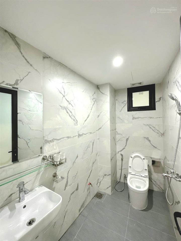 Nhà 7 tầng tại chùa láng, đống đa. 124m2  mt 7m. thuê 90tr/tháng. giá 31 tỷ.  0793 198 ***