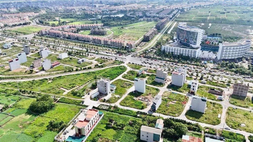 Ngân hàng họp và giảm rồi các sếp ạ. mà ô đất 70m mt ~ 5m có giá rẻ nhất khu vực đất dịch vụ