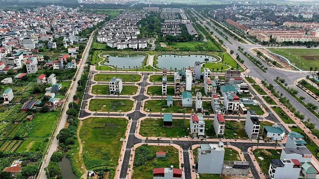 Đất dv rẻ vô đối. đường 13m vỉa hè 3m giá cực hấp dấn