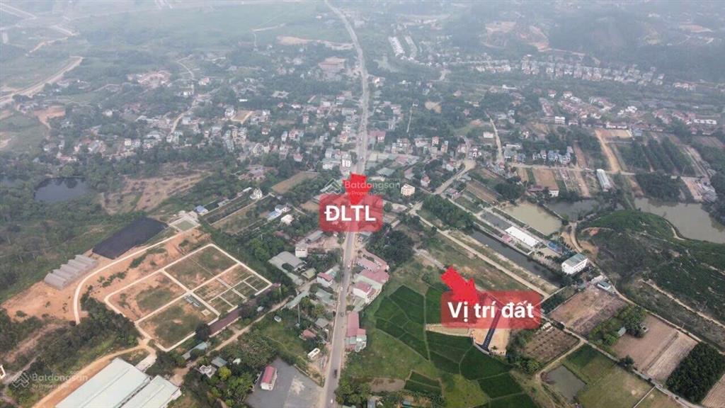 Lô góc đầu đường giáp đại lộ thăng long