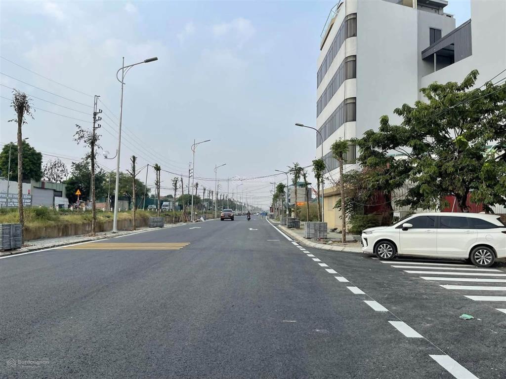Với hơn 4 tỷ có ngay lô đất dịch vụ đường rộng