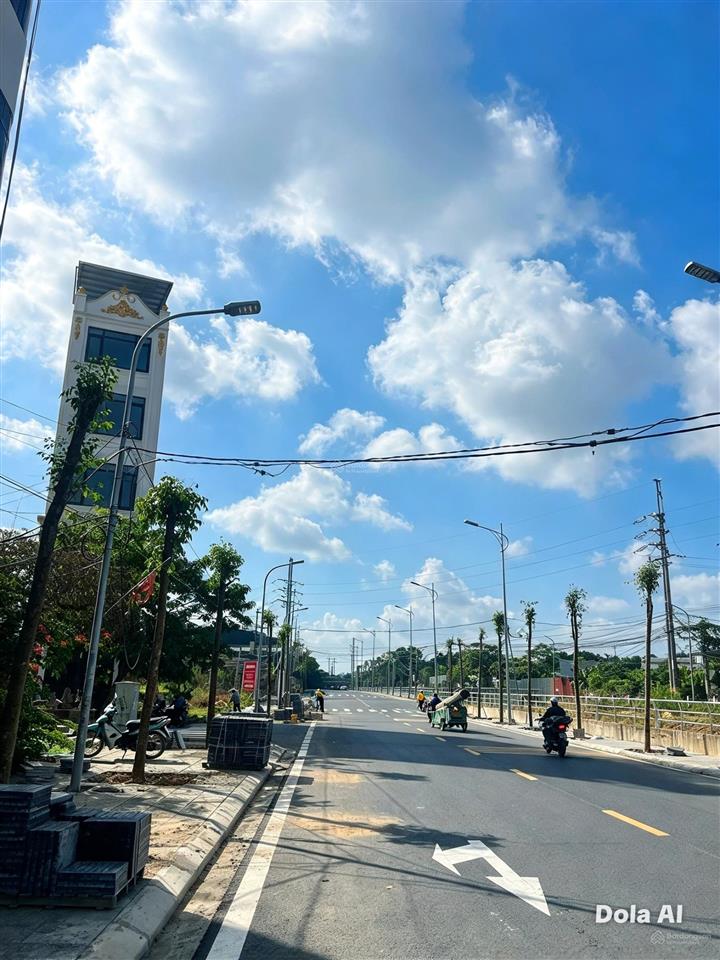 Chủ căn lố giá loanh quanh 90tr có thương lượng mặt tiền hơn 8m
