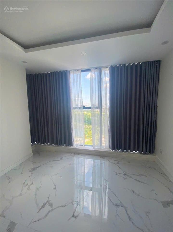 Siêu hot! chuyển nhượng căn hộ 86m2 tòa s6 sunshine city. ban công đn, view công viên 65ha