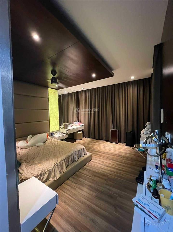 Bán nhà khu nội bộ. vào ở ngay xd 7x15m, hầm lửng 3 lầu nhà thông minh, cây cối xanh mát