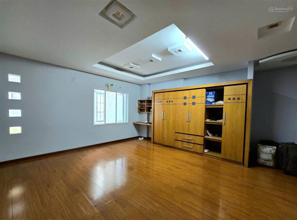 Bán nhà mặt tiền ngay trục phan đăng lưu. 5x28m, trệt 4 lầu. chỉ 23.5 tỷ tl