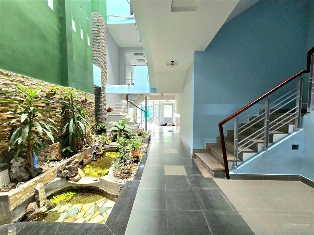 Bán nhà mặt tiền ngay trục phan đăng lưu. 5x28m, trệt 4 lầu. chỉ 23.5 tỷ tl