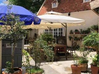 Hẻm xe hơi phan xích long, lõi dịch vụ sầm uất, đất lớn hiếm, 160tr/m²