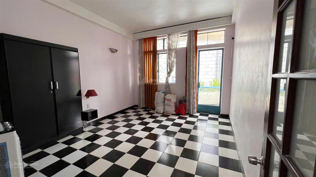 Hẻm 5m thông cửa ngõ sân bay p2 tân bình, ngang 5.5m, nhà 3 tầng, giá gấp 11.9 tỷ