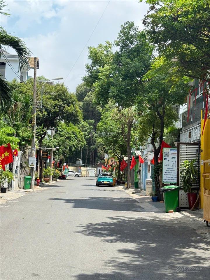 Tòa nhà văn phòng tại hẻm 8m thông phổ quang  gần sân bay tsn. 5x20, 8 tầng + hầm + thang máy.