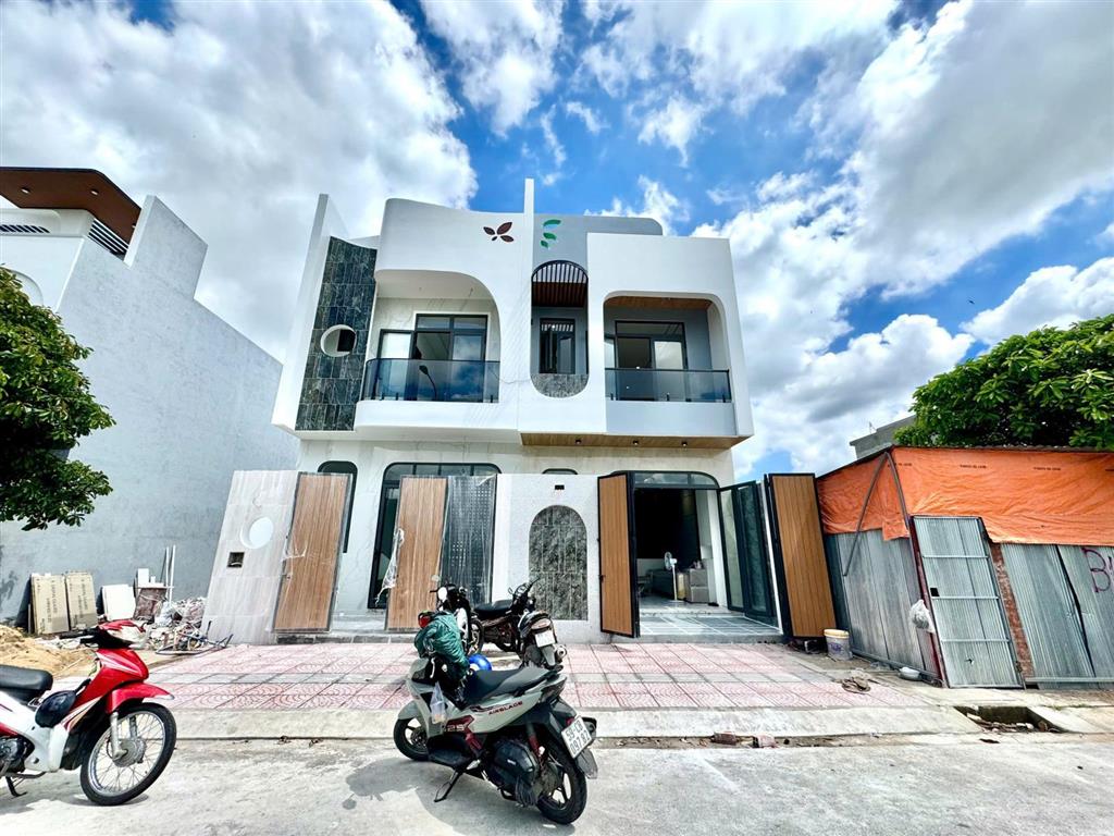 Nhà đẹp mới xây 80m2 tại the sol city đúng 3,8t đã hoàn công