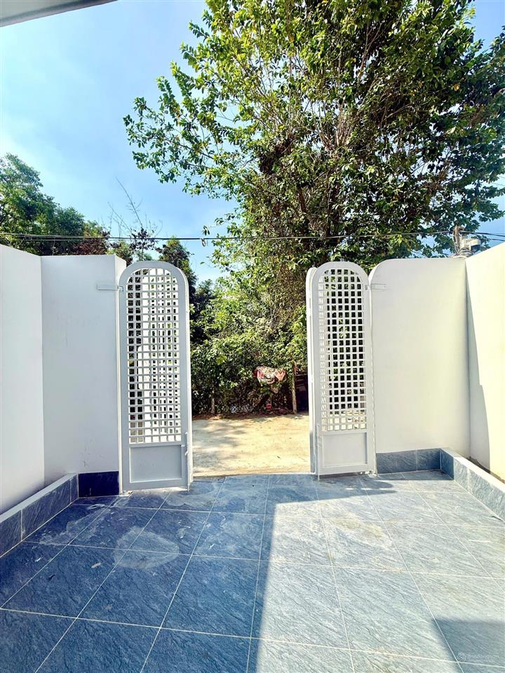 Nhà mới xây đã hoàn công  3 phòng ngủ gần chợ bình chánh