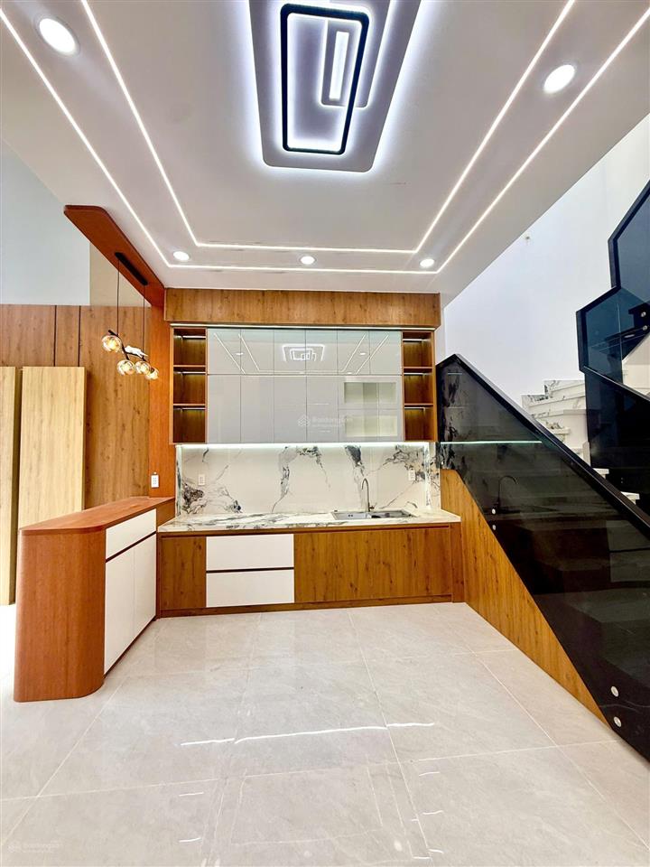 Nhà mới xây đã hoàn công  3 phòng ngủ gần chợ bình chánh