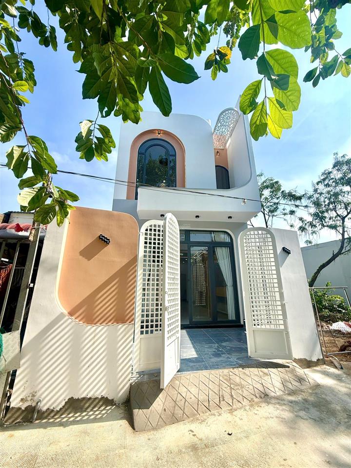 Nhà mới xây đã hoàn công  3 phòng ngủ gần chợ bình chánh