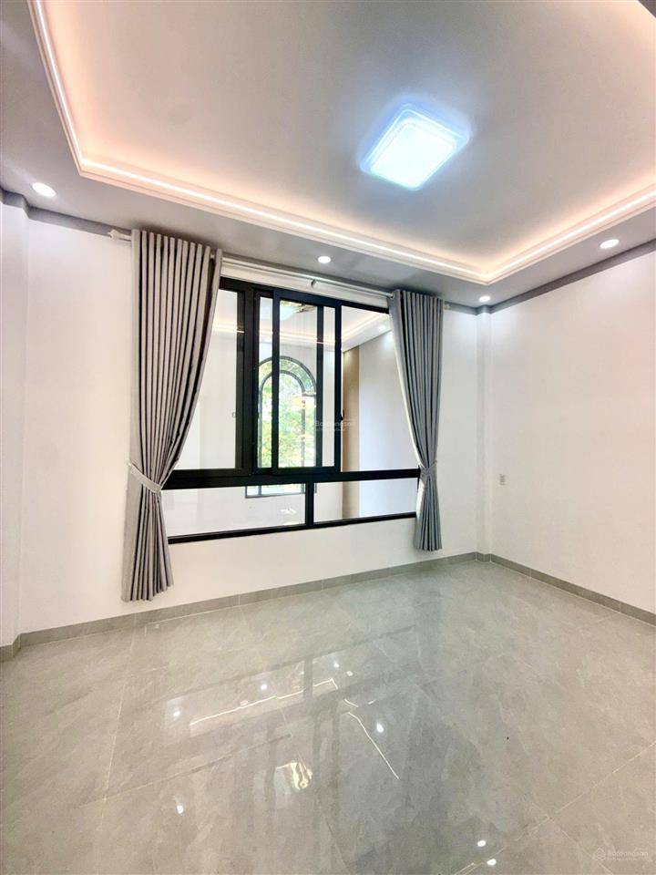 Nhà mới xây đã hoàn công  3 phòng ngủ gần chợ bình chánh