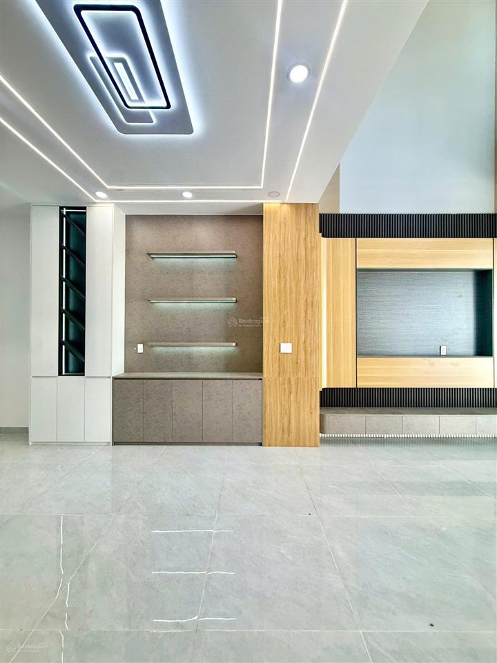 Nhà mới xây đã hoàn công  3 phòng ngủ gần chợ bình chánh