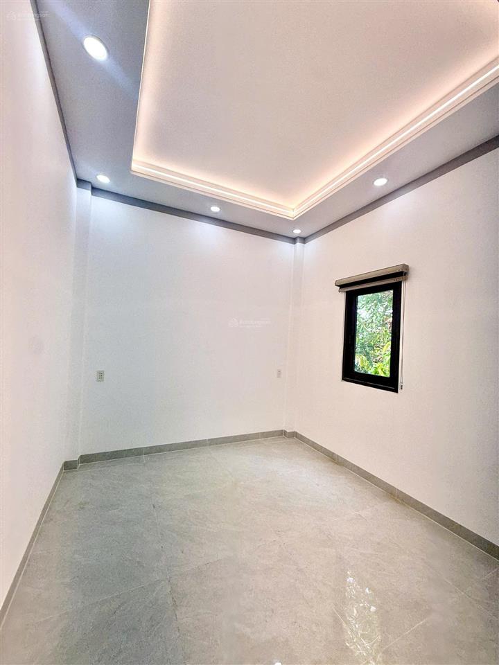 Nhà mới xây đã hoàn công  3 phòng ngủ gần chợ bình chánh