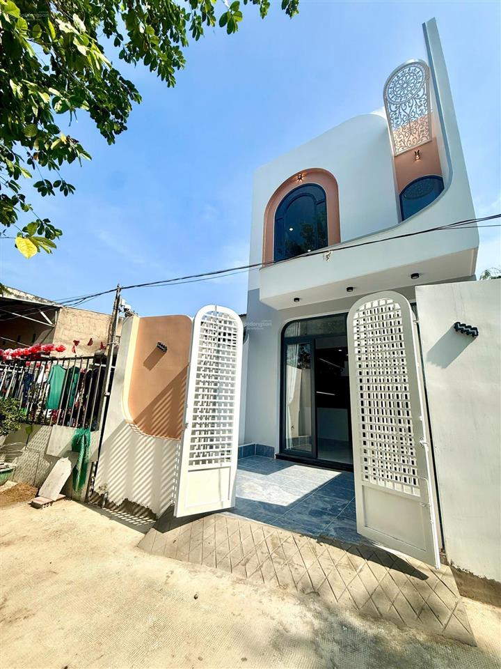 Nhà mới xây đã hoàn công  3 phòng ngủ gần chợ bình chánh