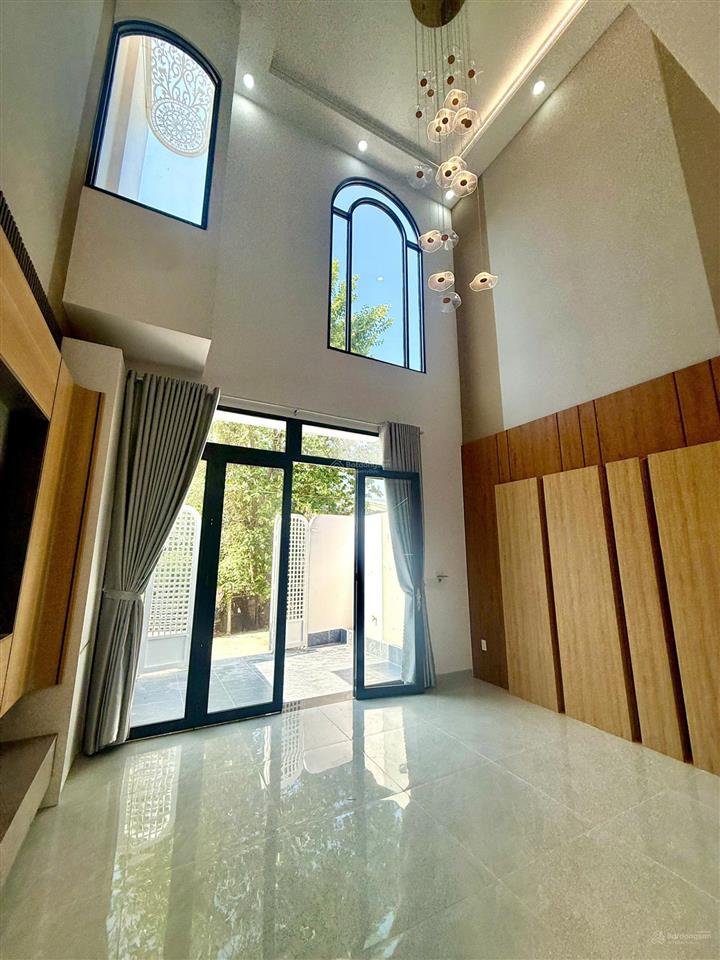 Nhà mới xây đã hoàn công  3 phòng ngủ gần chợ bình chánh