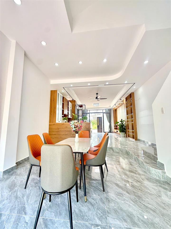 Cặp nhà mới 2 mặt tiền trước sau  kđt the sol city, mái đúc