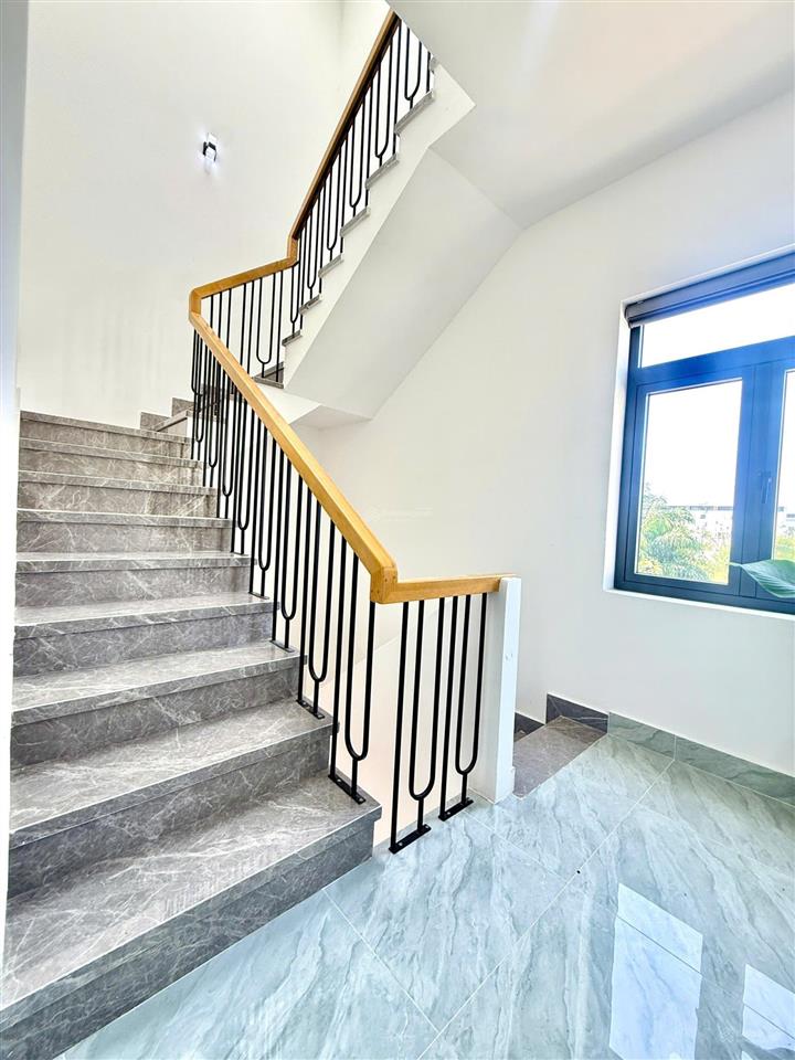 Cặp nhà mới 2 mặt tiền trước sau  kđt the sol city, mái đúc