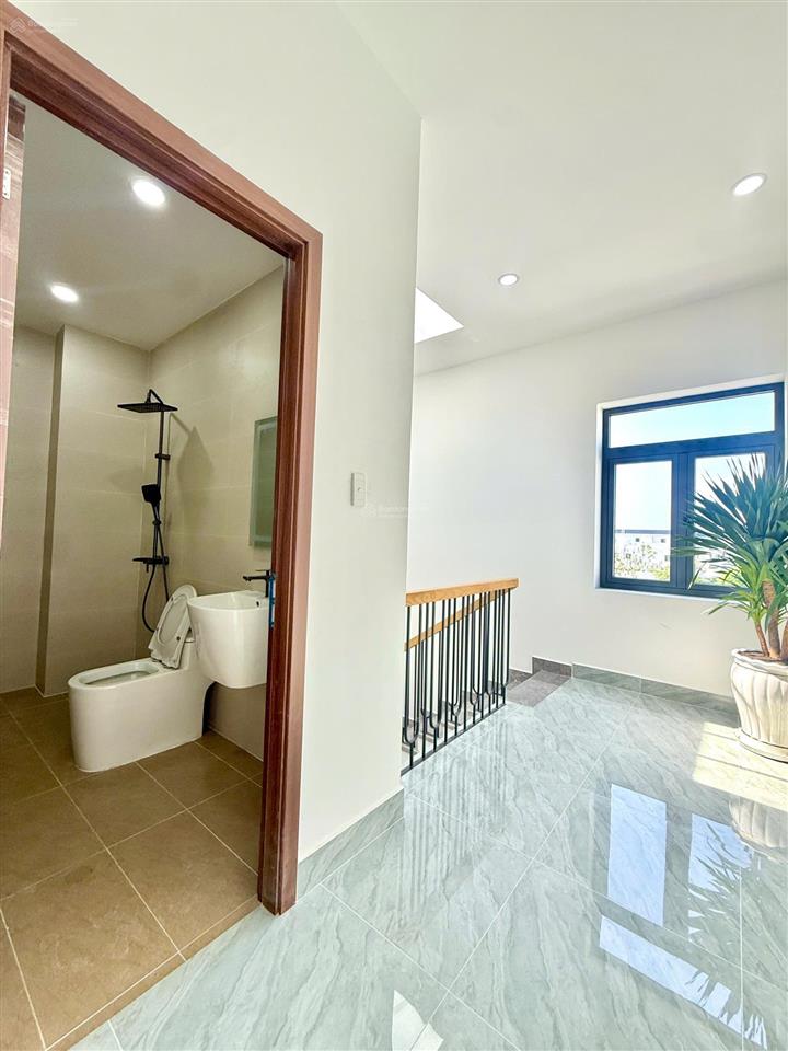 Cặp nhà mới 2 mặt tiền trước sau  kđt the sol city, mái đúc
