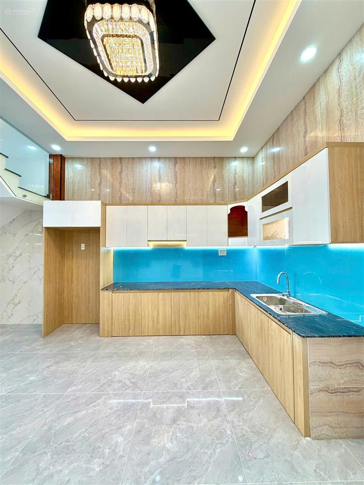 Nhà mới hoàn thiện mặt tiền lê thị tám dọn vào ở ngay