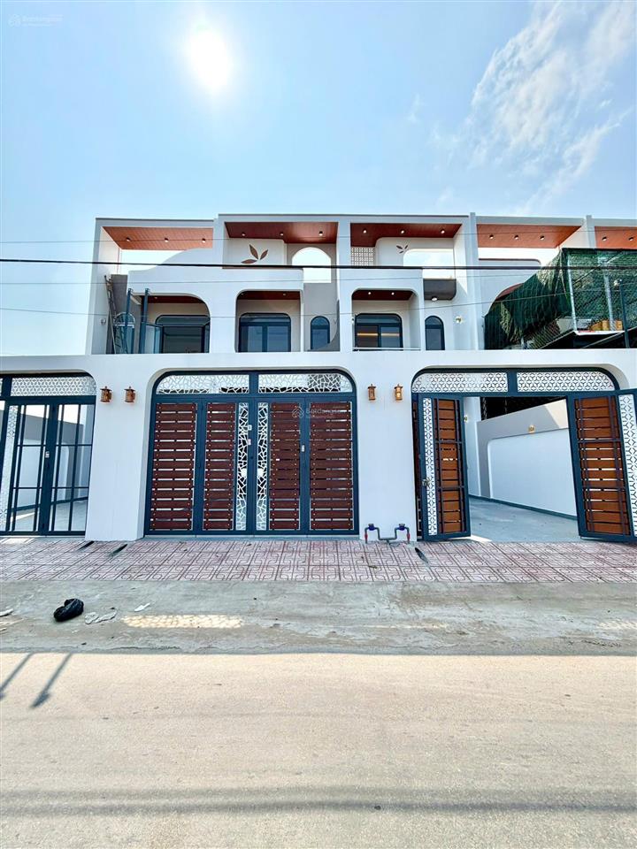 Nhà mới hoàn thiện mặt tiền lê thị tám dọn vào ở ngay