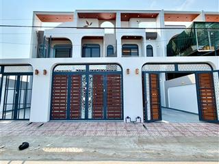 Nhà mới hoàn thiện mặt tiền lê thị tám  dọn vào ở ngay