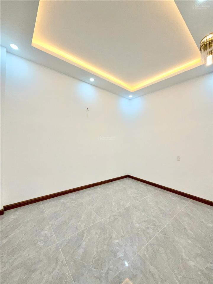 Nhà mới hoàn thiện mặt tiền lê thị tám dọn vào ở ngay