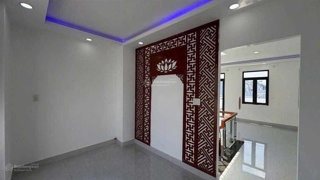 Nhà trục đường chính gần cổng kđt 5 sao 2  five star eco city