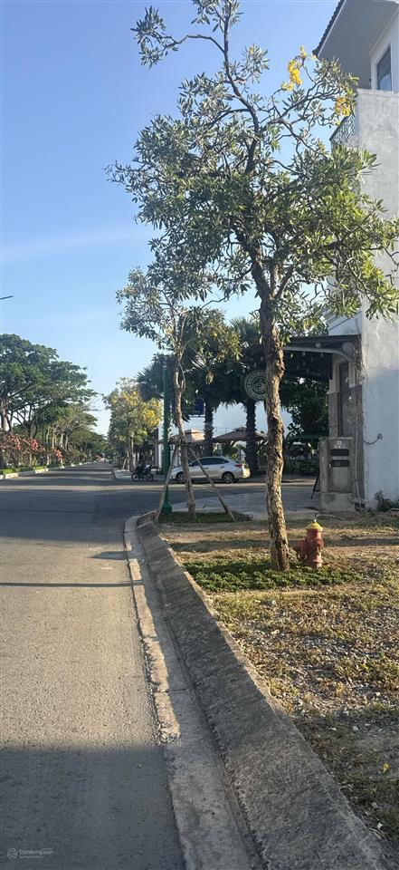 Nhà trục đường chính gần cổng kđt 5 sao 2  five star eco city