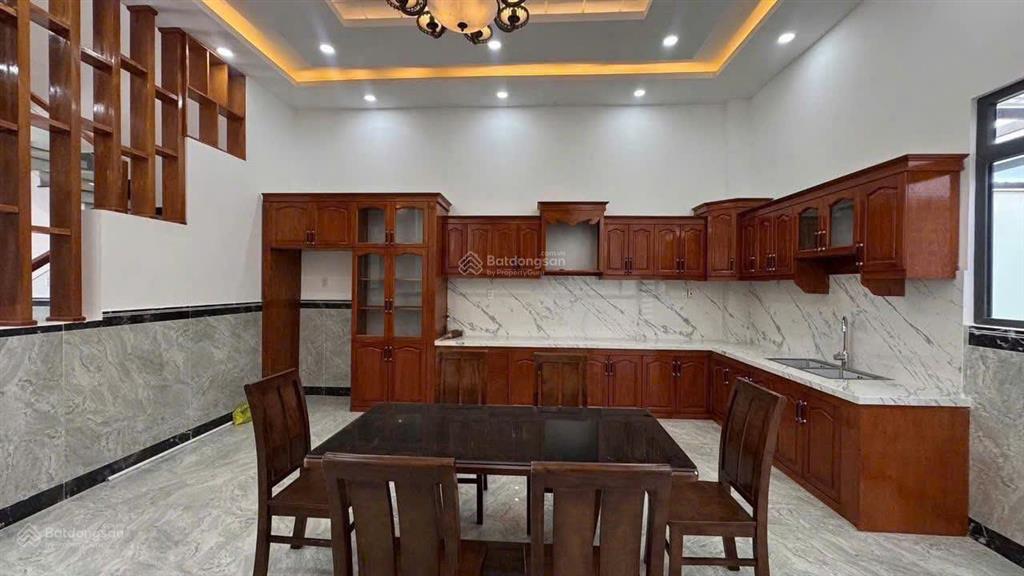 Nhà trục đường chính gần cổng kđt 5 sao 2  five star eco city