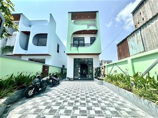 Nhà sân vườn 6x40 ngay chợ long thượng  ở như nghỉ dưỡng