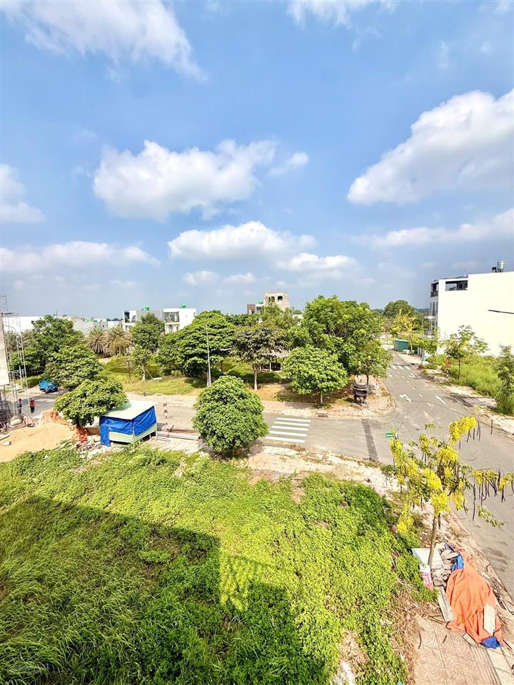 Nhà mới the sol city gần công viên giá rẻ 4,5 tỷ